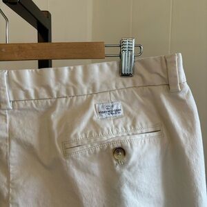 Vineyard Vines Cream Flat Front Preppy Chino Breaker Shorts Men's 38x9 *NOTE